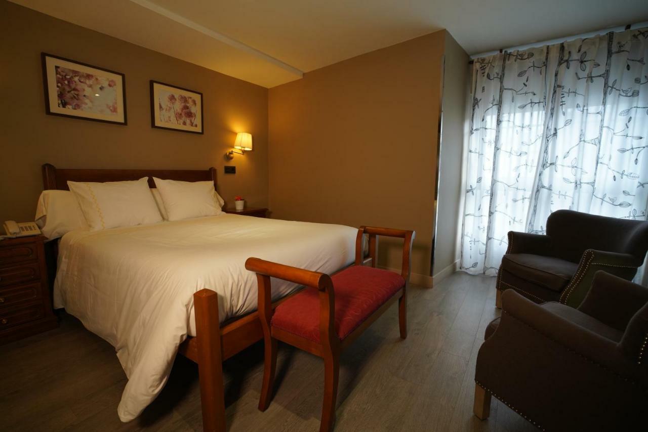 Hotel Arco Navia Exteriör bild